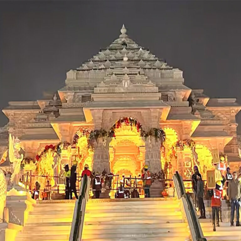 🌺 A Quiet Walk Through the Temples of Ayodhya